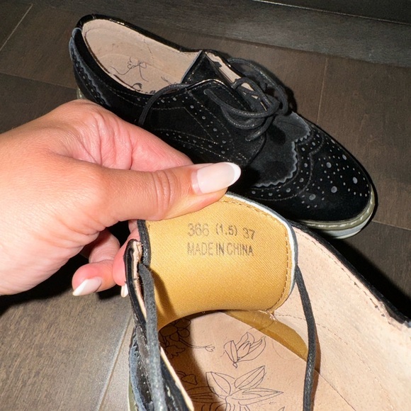 Oxford platform lace ups black patent. Size 37. - Picture 3 of 4